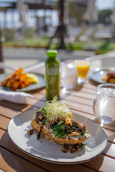 Tulu Seaside Bar & Grill