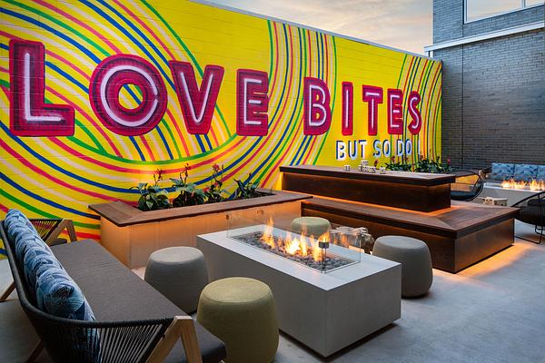 Bar Moxy