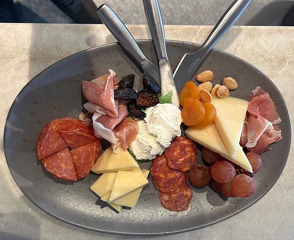 Napatini Bistro and Wine Bar
