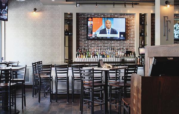 Founding Fathers South St Sports Bar & Grill