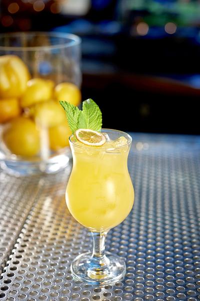 Frankie's Uptown - A Neighborhood Bar