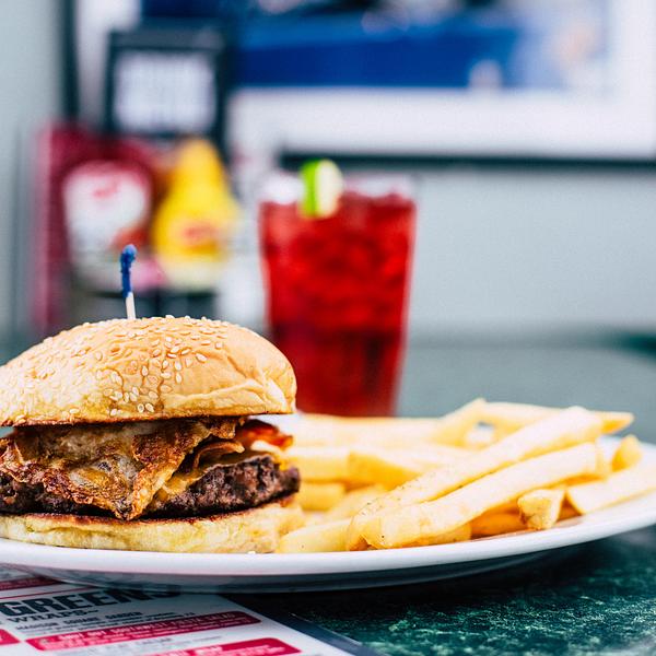 Bully's Sports Bar & Grill