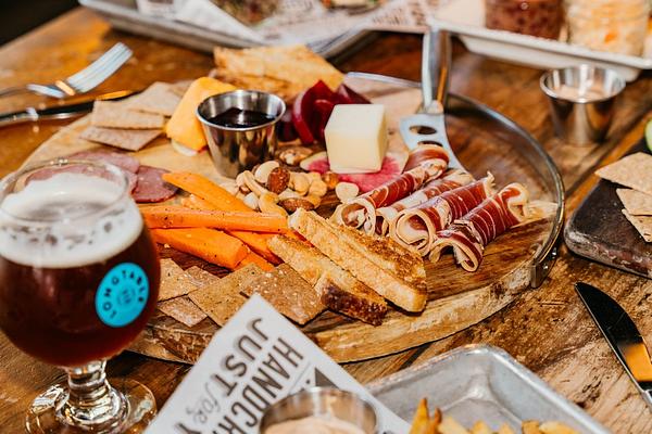 Longtable Beer Cafe