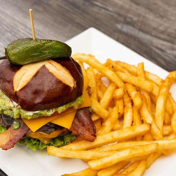 R Place Bar & Eatery