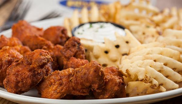 Pluckers Wing Bar