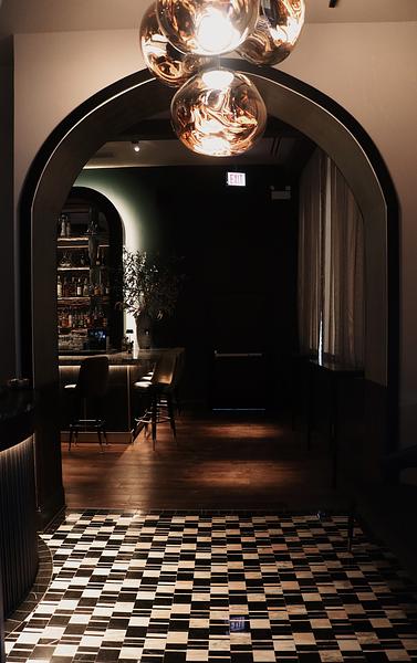 Divan Chicago