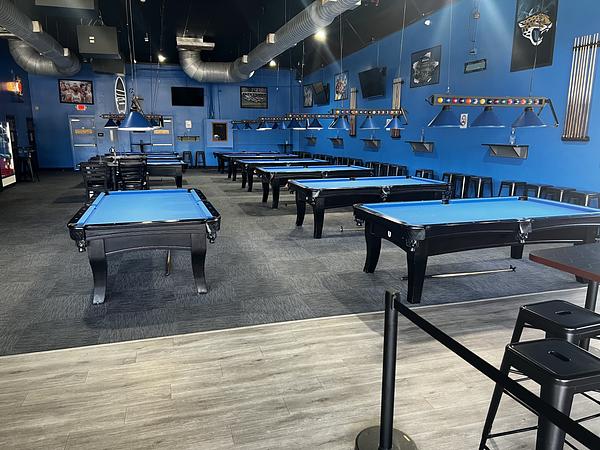 Rack'em Up Sports Bar & Billiards
