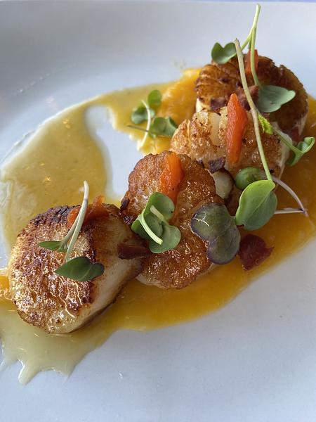 Salute Restaurant & Bar Bend