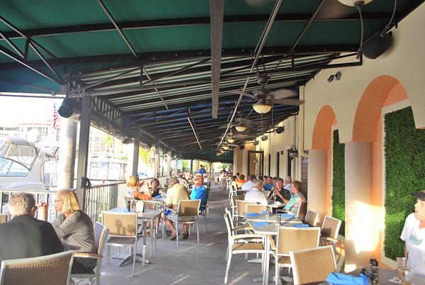 Fathoms Restaurant & Bar