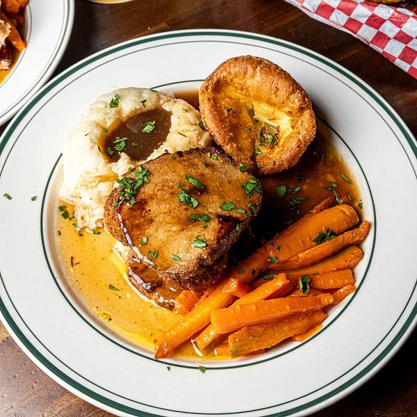 Kelly's Irish Pub