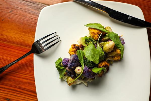 Plates Restaurant & Bar