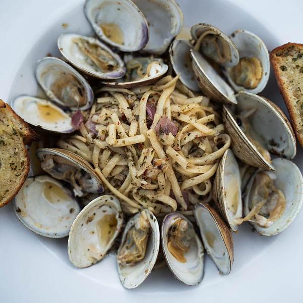 Woody's Raw Bar & Grill