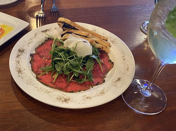 Salute Restaurant & Bar Bend