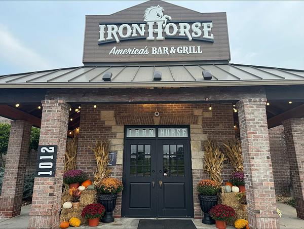 Iron Horse Bar & Grill - Lees Summit