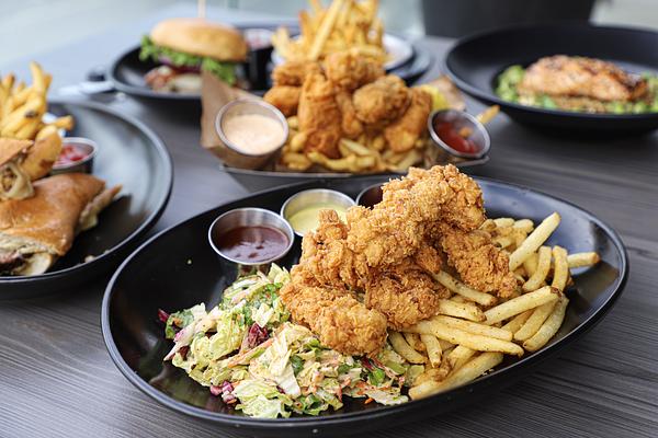 Tap 42 Craft Kitchen & Bar - Davie