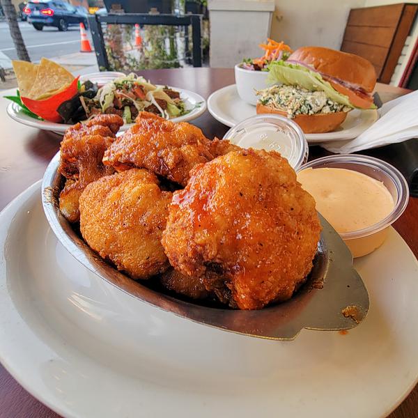 Melody Bar & Grill