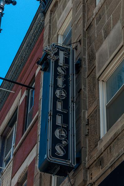 Estelle's Cafe & Lounge