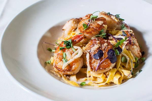 CRAVE American Kitchen & Sushi Bar (Hilton Garden Inn - Sioux Falls)