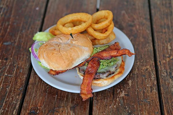 Vine Tavern & Eatery - Elliot & Rural