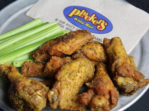 Pluckers Wing Bar