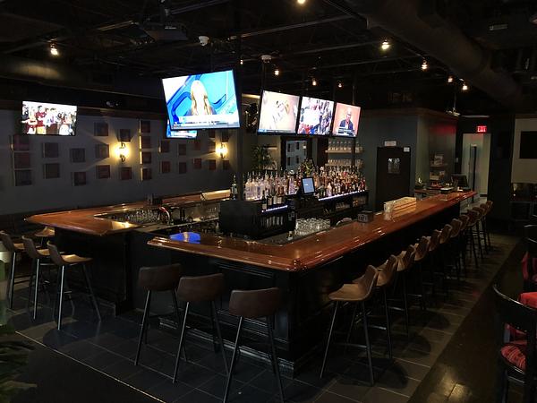 FL's Bar & Lounge