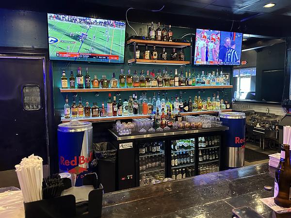 High Point Bistro - Bar & Live Music Social Club