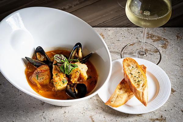 L'Enfant Bar & Grill