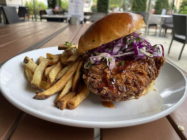 Scarlet Oak Restaurant & Bar