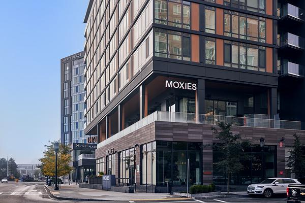 Moxies Boston Seaport Restaurant